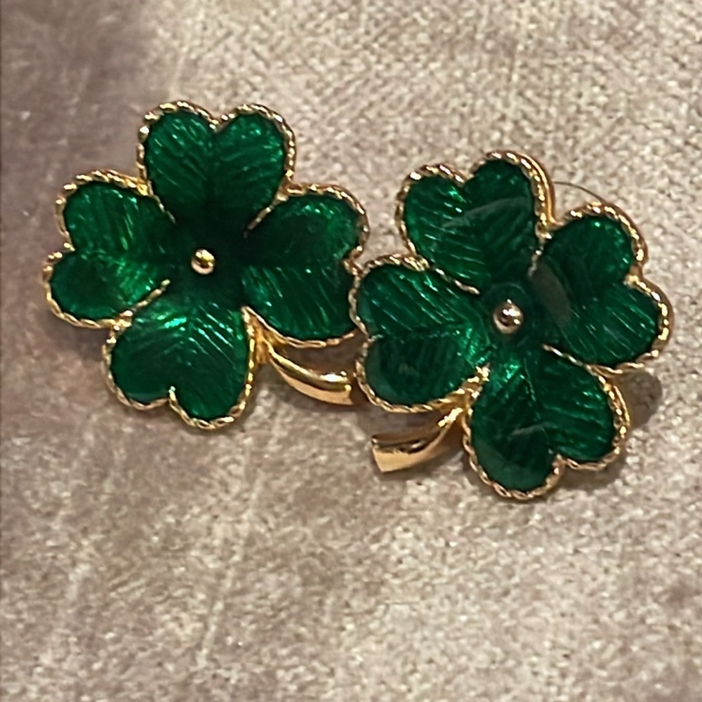Avon Vintage Four Leaf Clover Shamrock Earrings